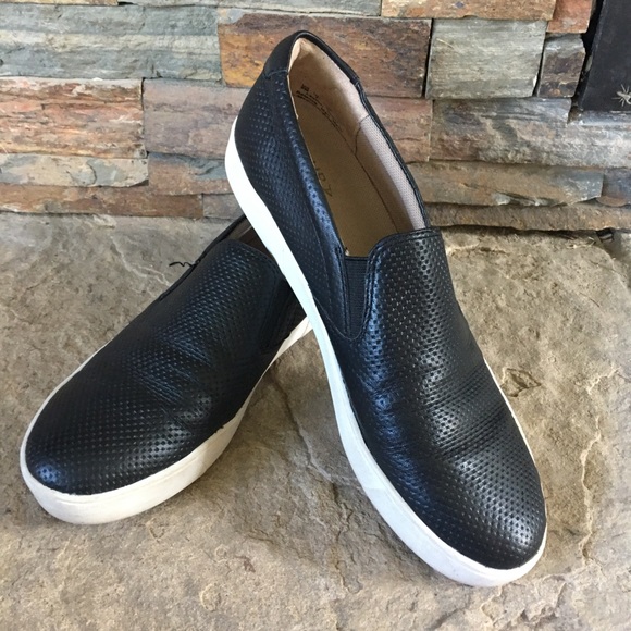 naturalizer black slip on sneakers